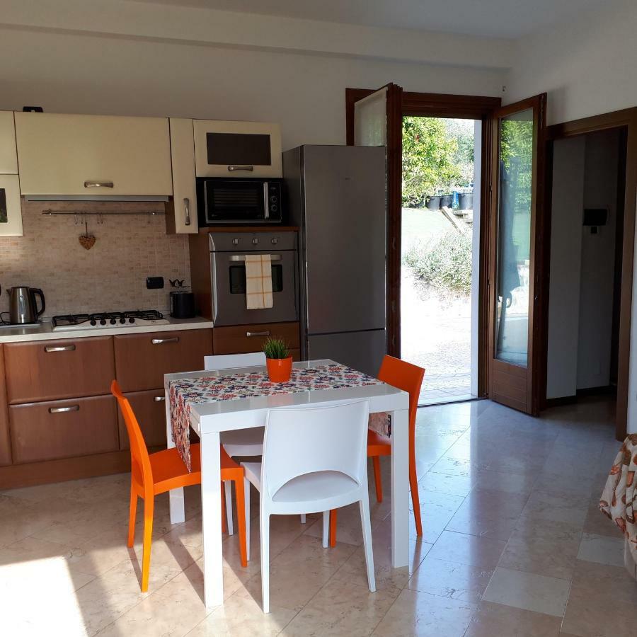 Appartamento Con Giardino A Cisano Di Bardolino Ngoại thất bức ảnh